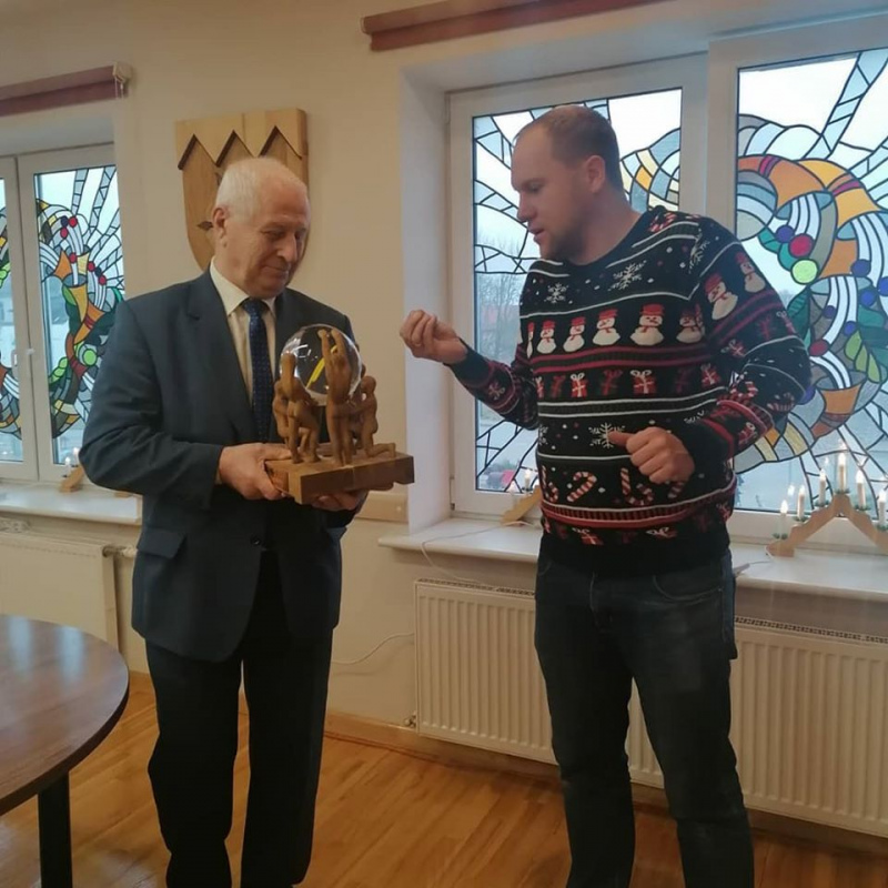 Uz Tukumu atceļojis "Prāta spēļu" uzvarētāju kauss Uz Tukumu atceļojis "Prāta spēļu" uzvarētāju kauss